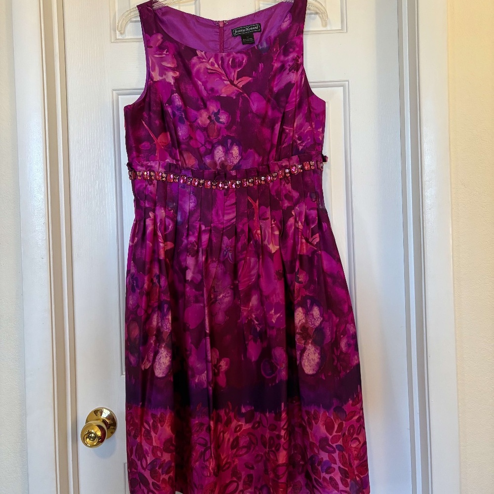 JESSICA HOWARD embellished soft watercolor print dress, size 12. Pinks & Purples